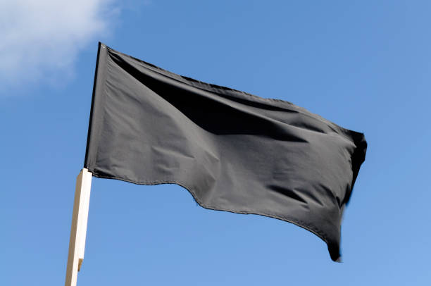 Kibar bendera hitam